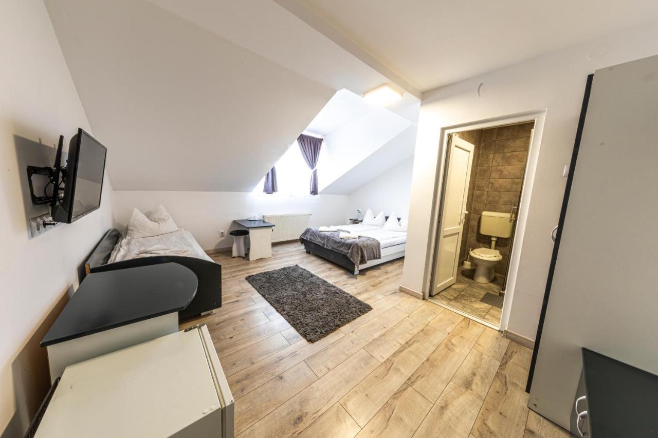 Hotel Filo Gheorgheni  Buitenkant foto