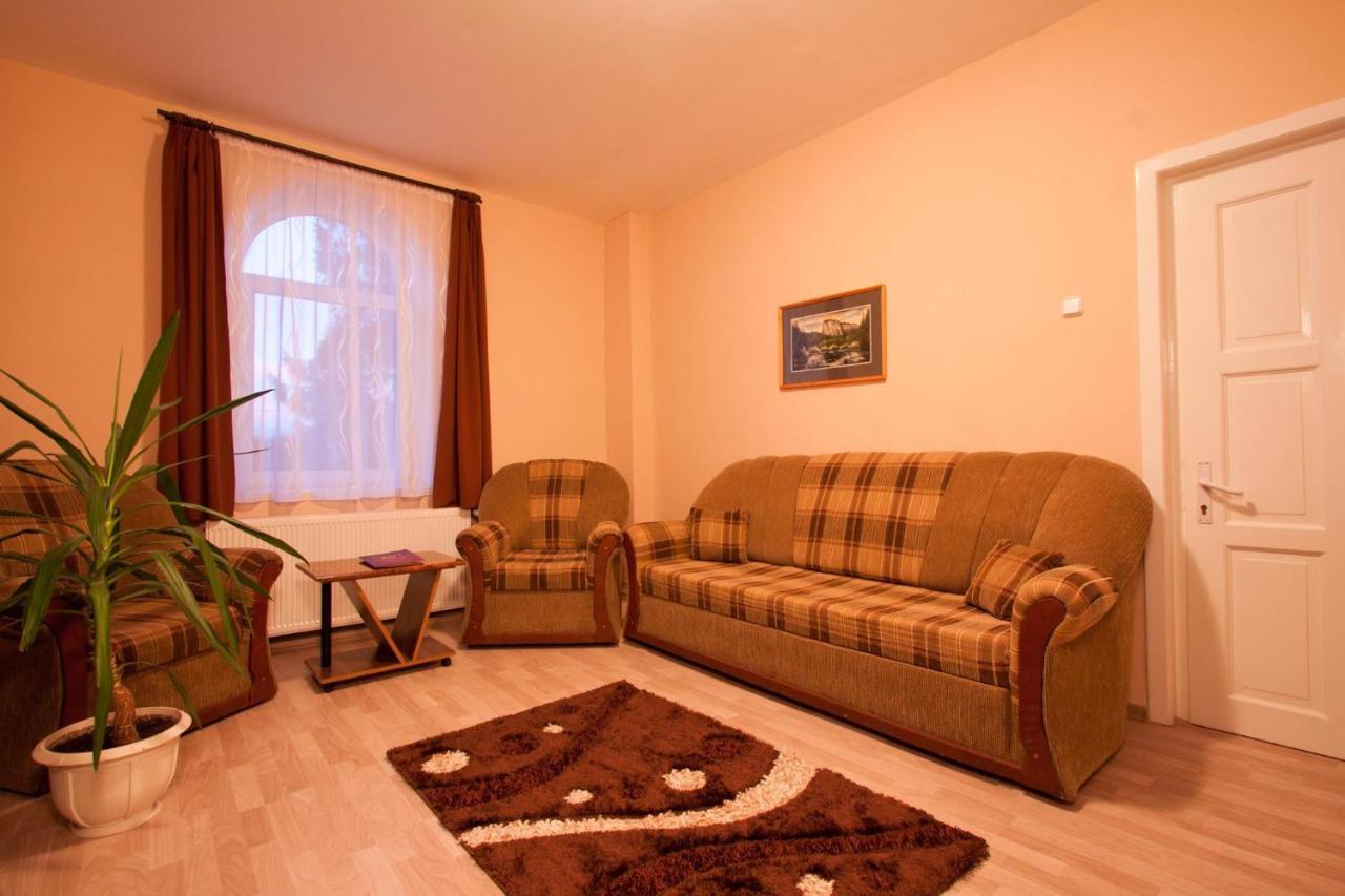 Hotel Filo Gheorgheni  Buitenkant foto